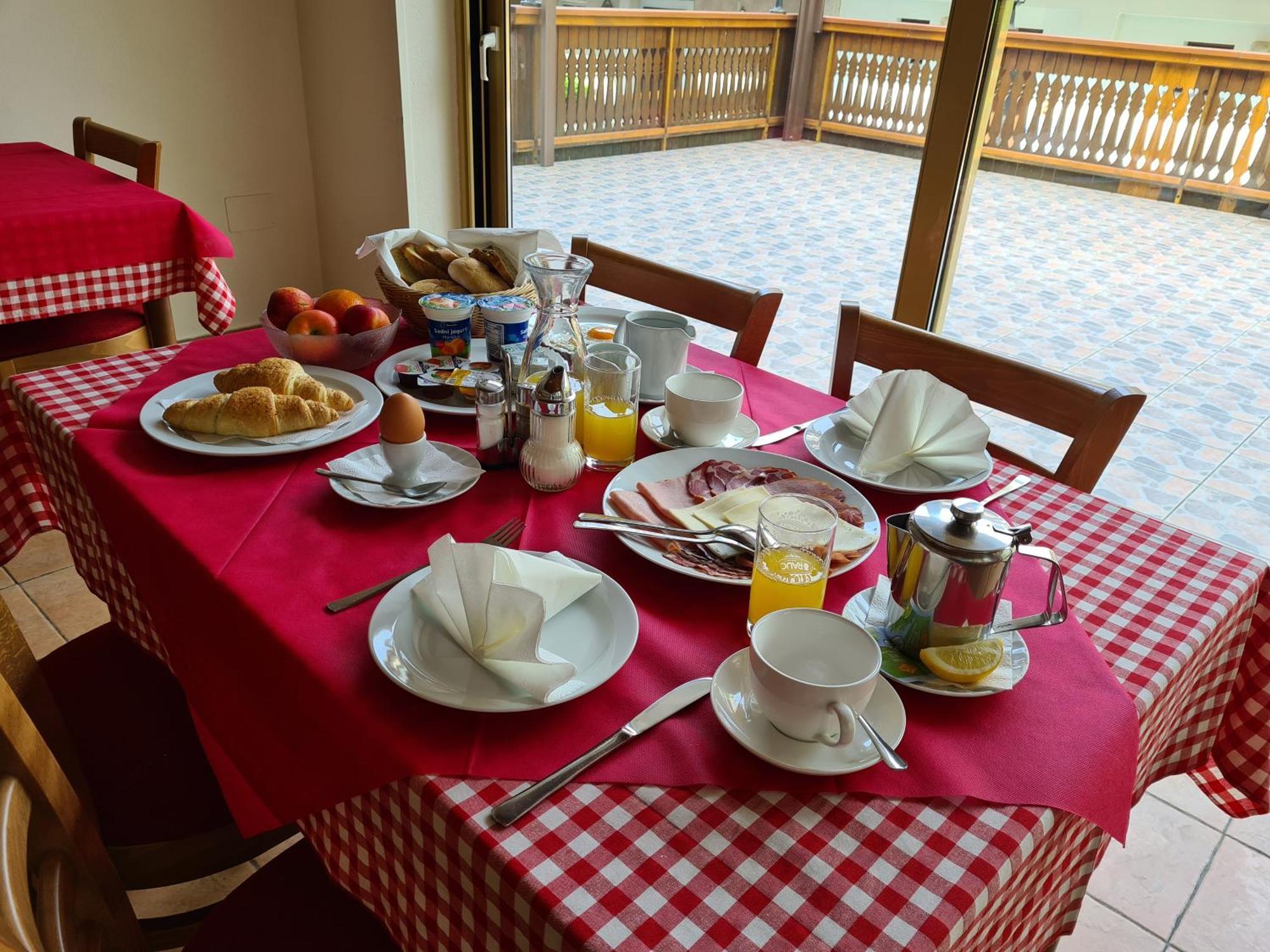 Gostilna Batist Acomodação com café da manhã Bohinjska Bela Exterior foto