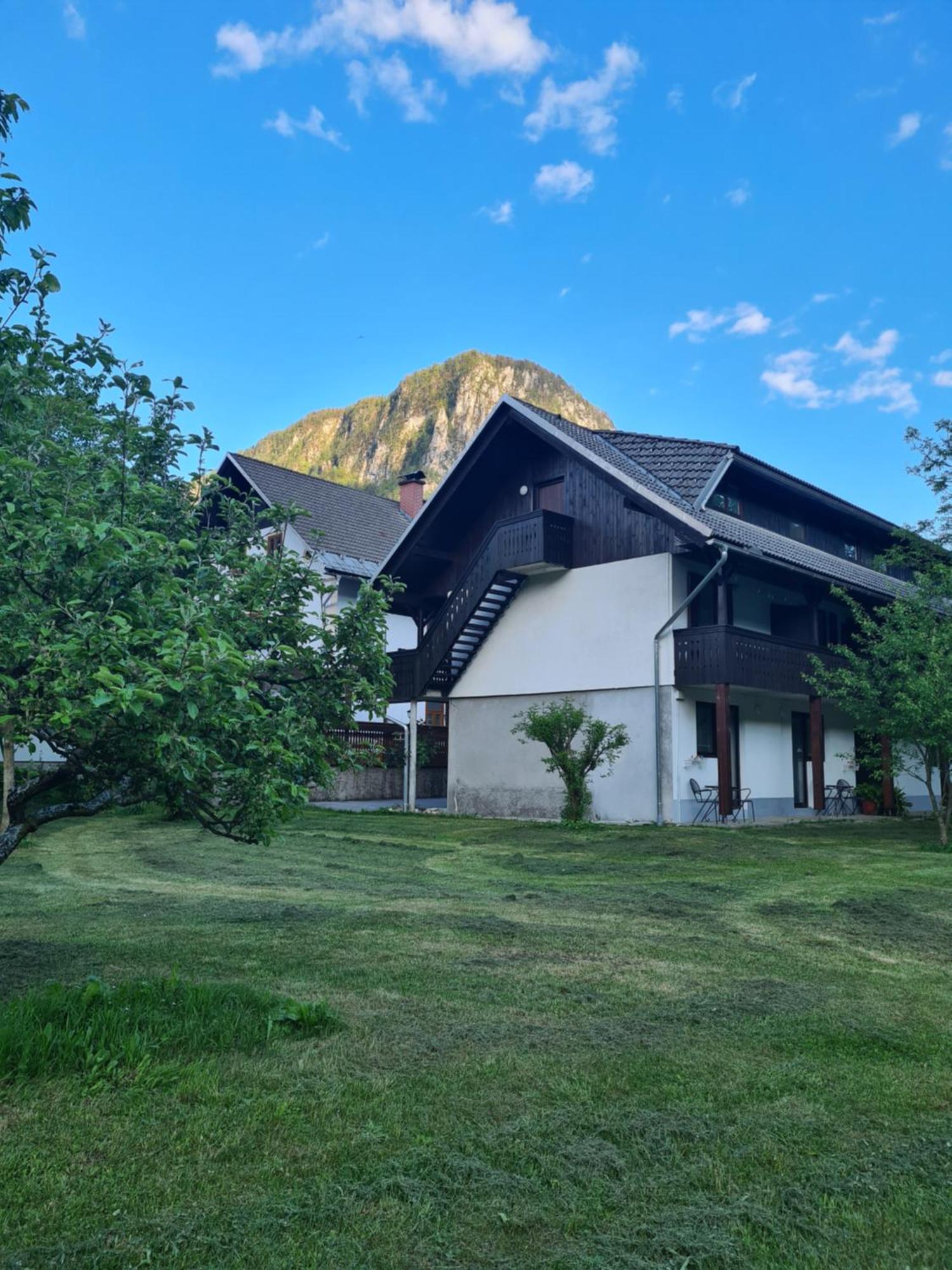 Gostilna Batist Acomodação com café da manhã Bohinjska Bela Exterior foto