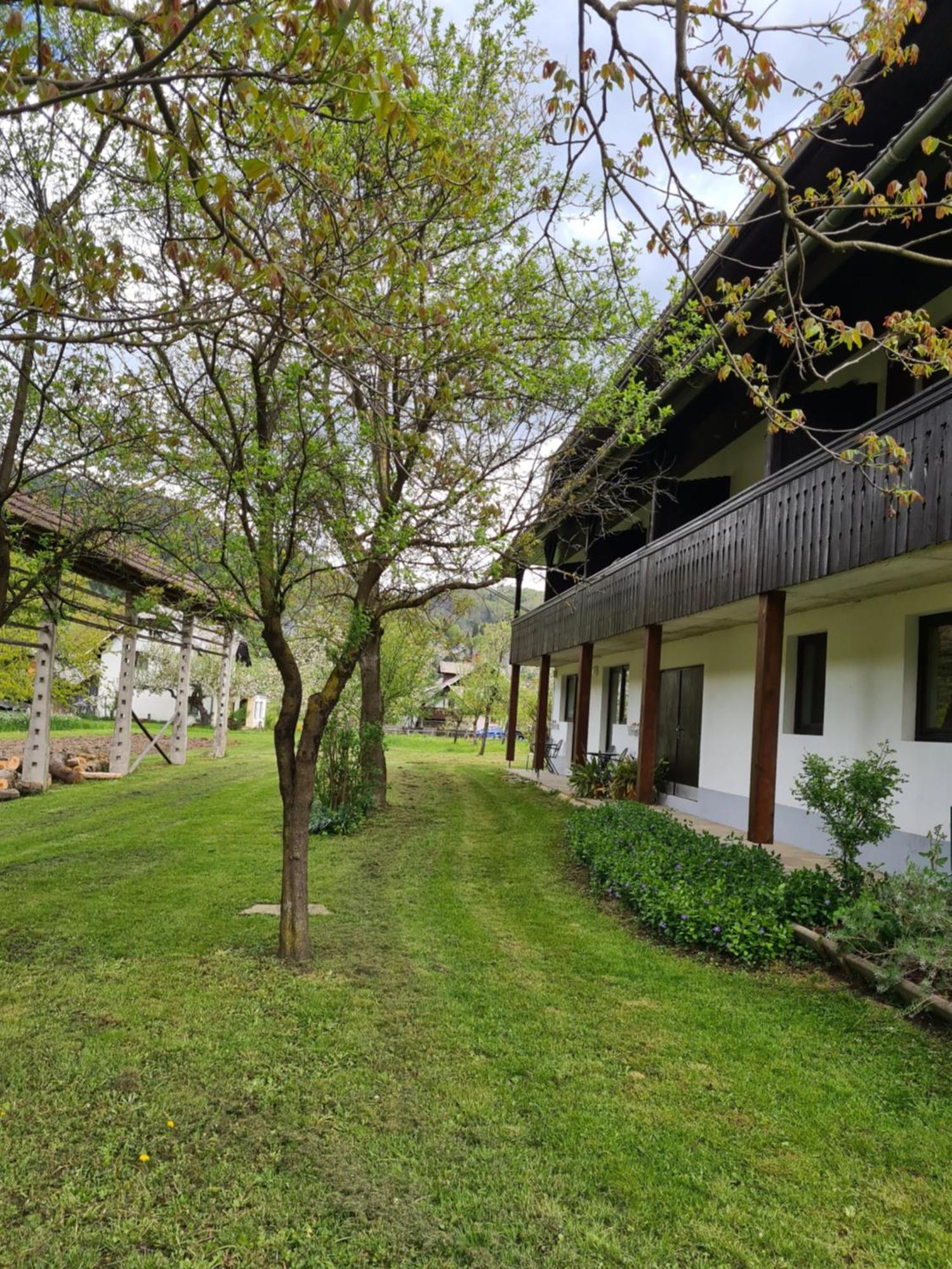 Gostilna Batist Acomodação com café da manhã Bohinjska Bela Exterior foto